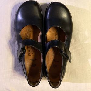 Birkenstock Black women’s Mary Jane’s size 39- new